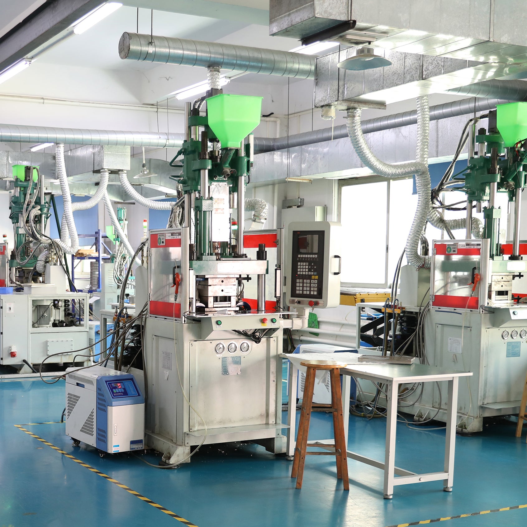 China Ceramic Powder Metallurgy Injection Molding Workshop